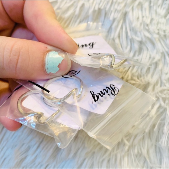 🌸 LAST 1 Silver Wave Ring 🌊 - Picture 6 of 6